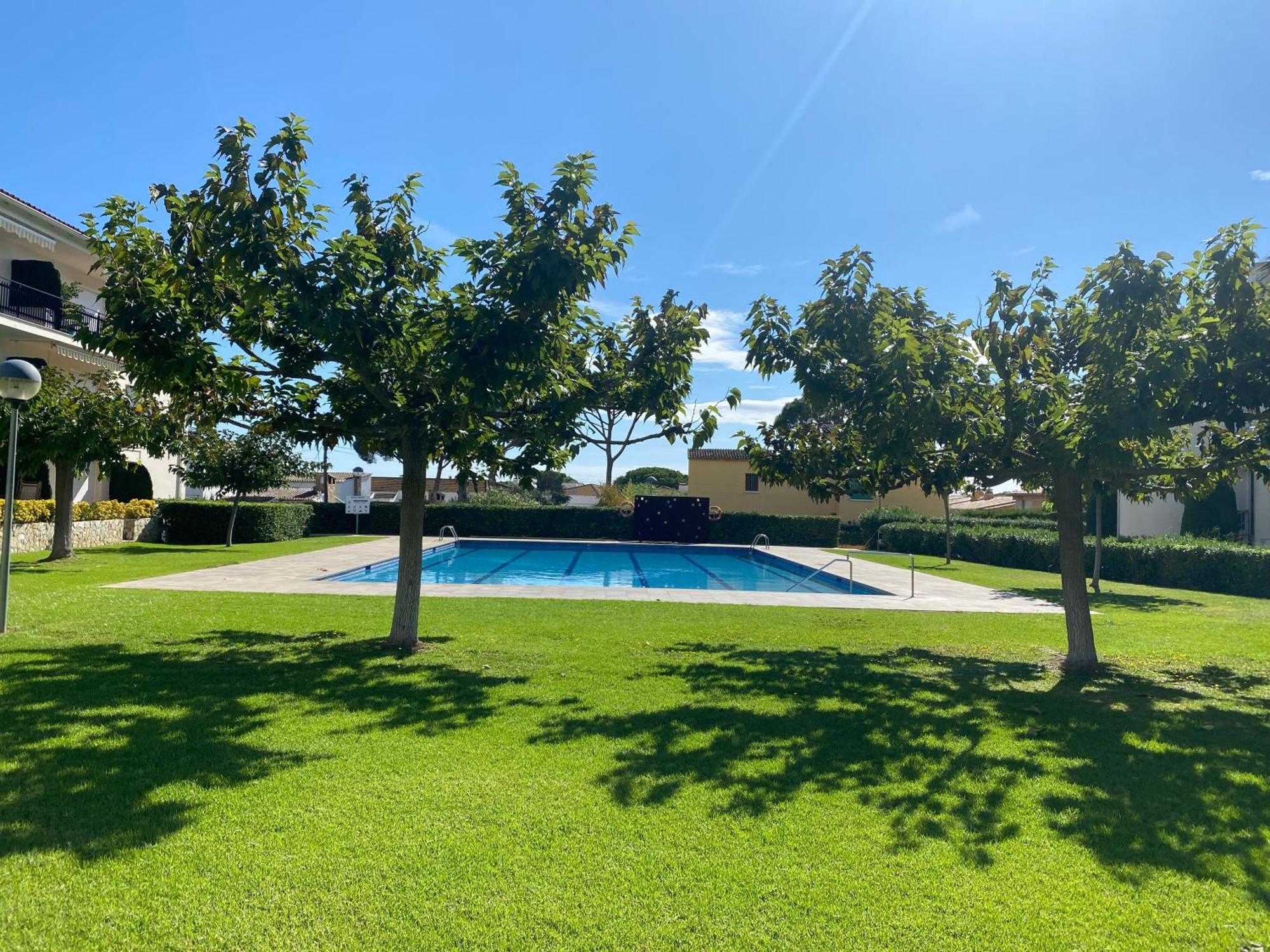 Apartament Amb Piscina I Aparcament - Baixos Amb Jardinet 칼레냐 데 팔라푸르헬 외부 사진